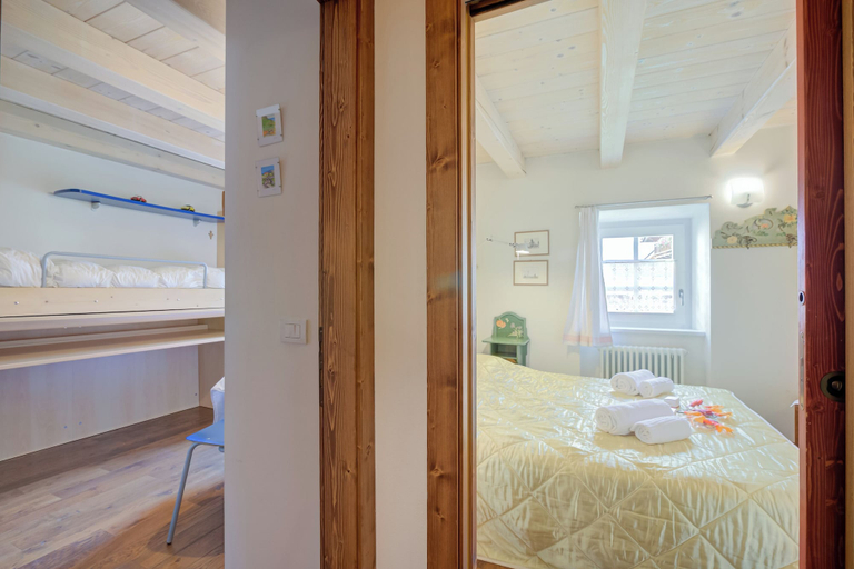 Bedroom 1, Antico Chalet, Sondrio