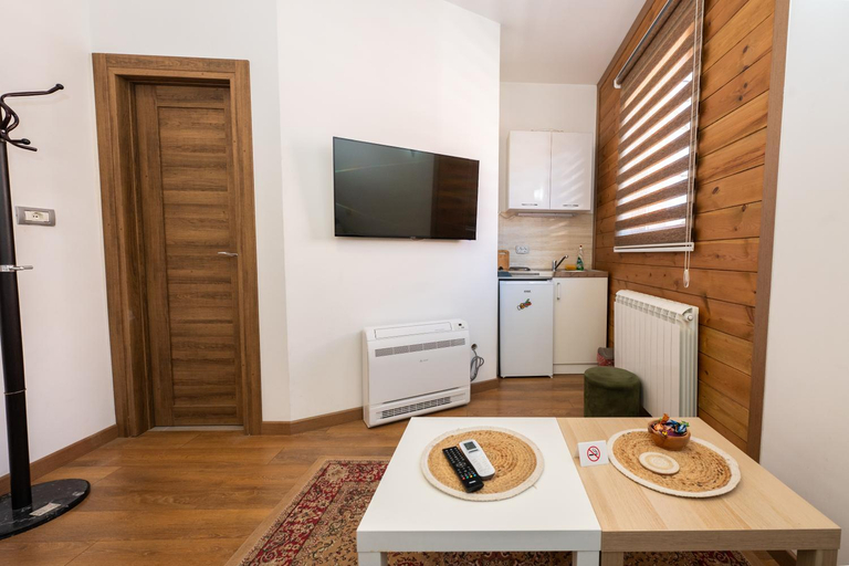Others 4, Apartmani Dino Kolasin
