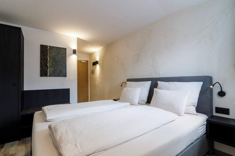 Bedroom 3, Boutique Hotel Sole, Bolzano