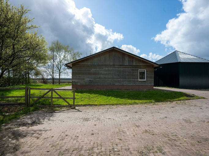 Garden 2, Holiday Home with Meadow View near Forests, Coevorden