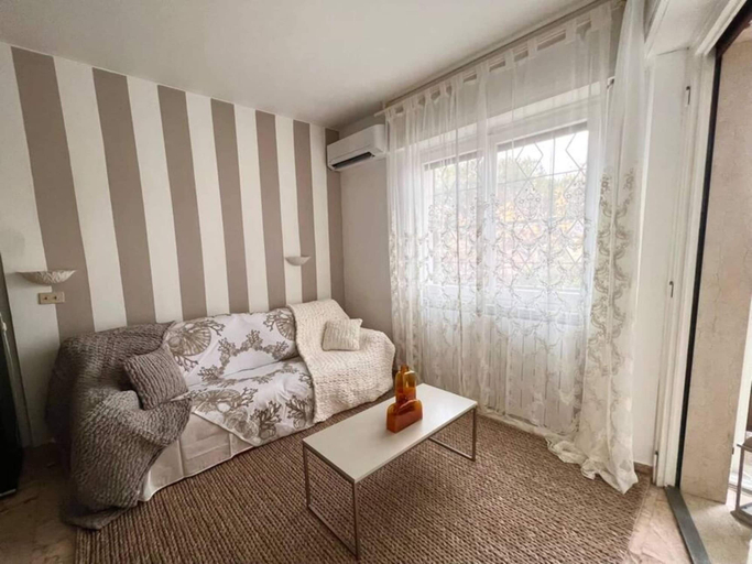 Primary image, Garden view apartment in Sanremo with veranda, Imperia