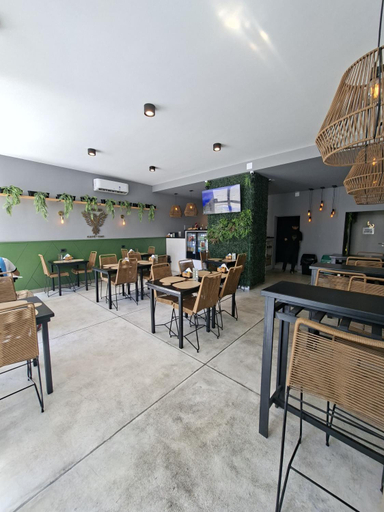 Food & Drinks 5, Panoramic Skyline Apartment in Downtown BA, Walk to Obelisco & Theatre District, Distrito Federal