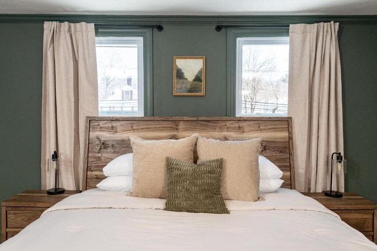 Room 5, The Inn at Fireside Tavern Sherborn, Middlesex