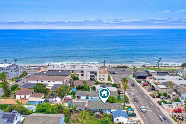 Primary image, 165 n 167 Tamarack, San Diego