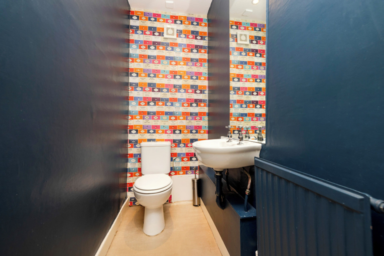Bathroom 2, Charming Georgian Home in the City Centre, Edinburgh