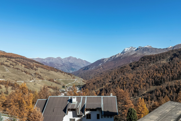 View from property, Wolf & Deer Apartment Ski-In Ski-Out 250m - Happy Rentals, Torino