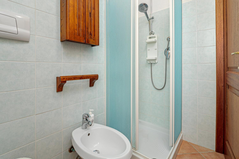 Bathroom 3, New Villa Carmen, Nuoro