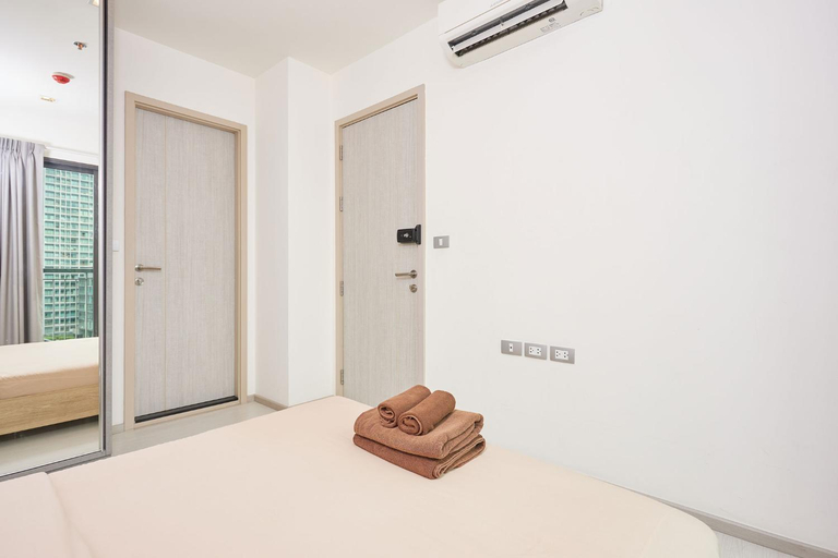 Bedroom 3, 5mins walk to BTS Thonglor; easy access 1-bedroom, Wattana