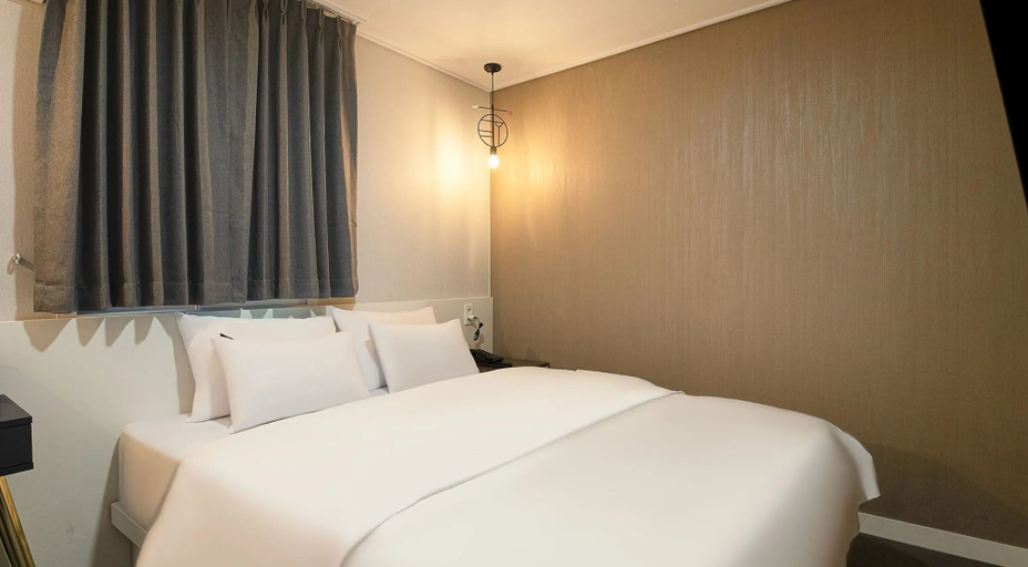 Room 3, Artichoke hotel, Seo