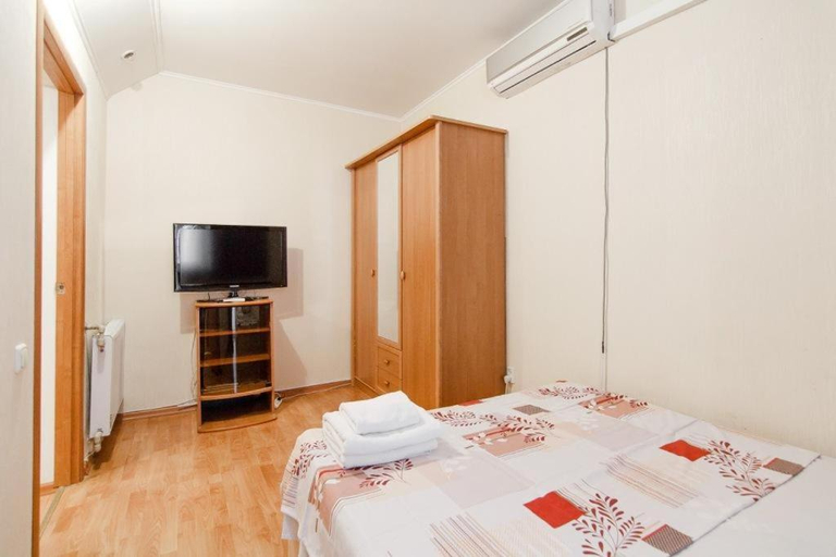 Bedroom 2, Deribasovskaya 19 Apartments, Odes'ka