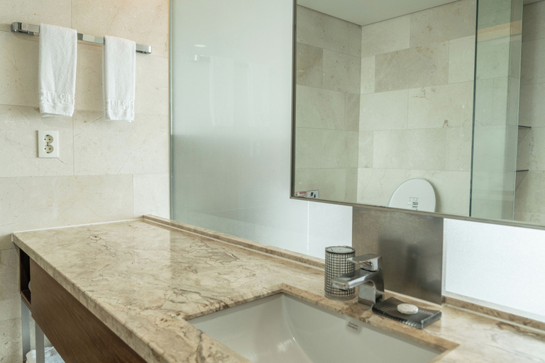 Bathroom 4, Raon Hotel & Resort, Jeju