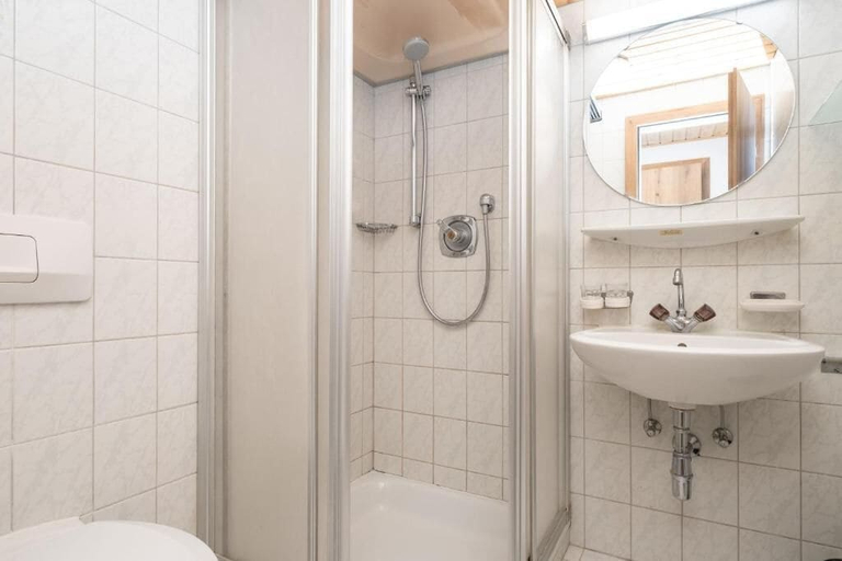 Bathroom 4, Hofers Herzstück, Zell am See