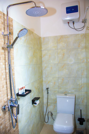 Bathroom 3, Coffee Pot Hotel, Kisoro