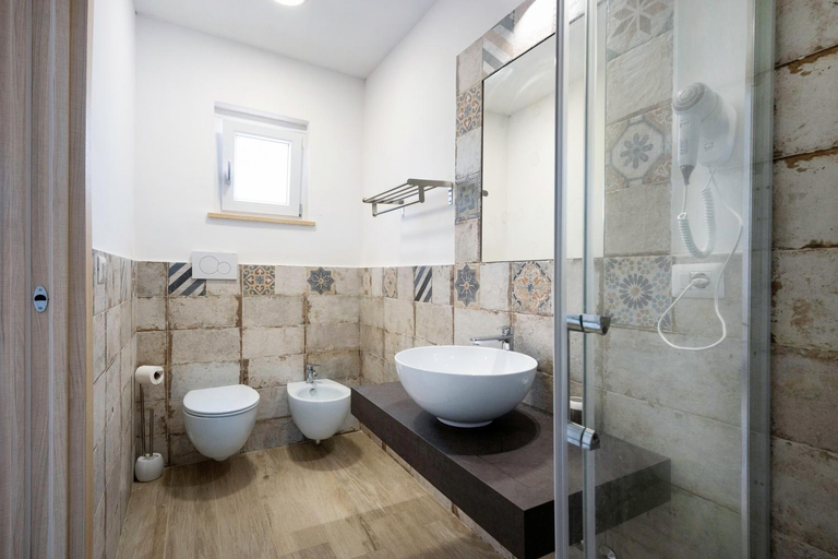 Bathroom 3, Bed And Breakfast Il Ceppo Wild, Napoli
