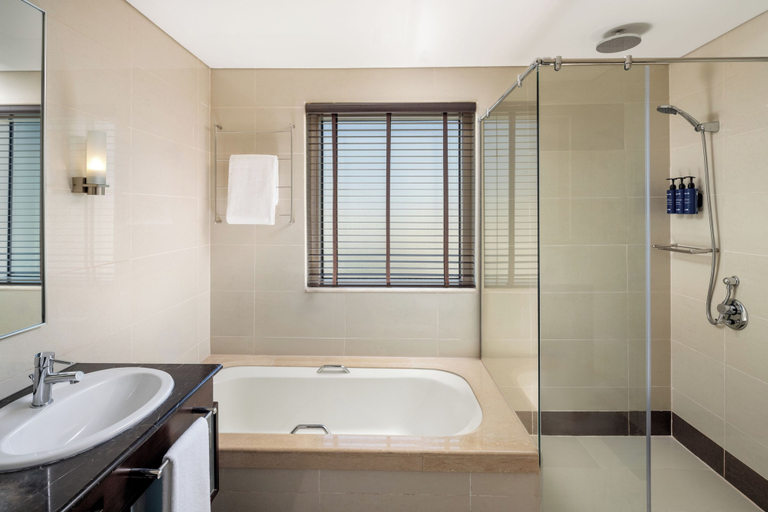 Bathroom 4, Radisson Blu Hotel, Dubai Barsha Heights, Dubai