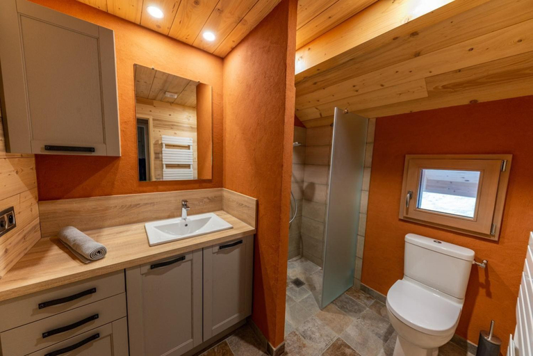 Bathroom, La Grange aux ecureuils, Savoie