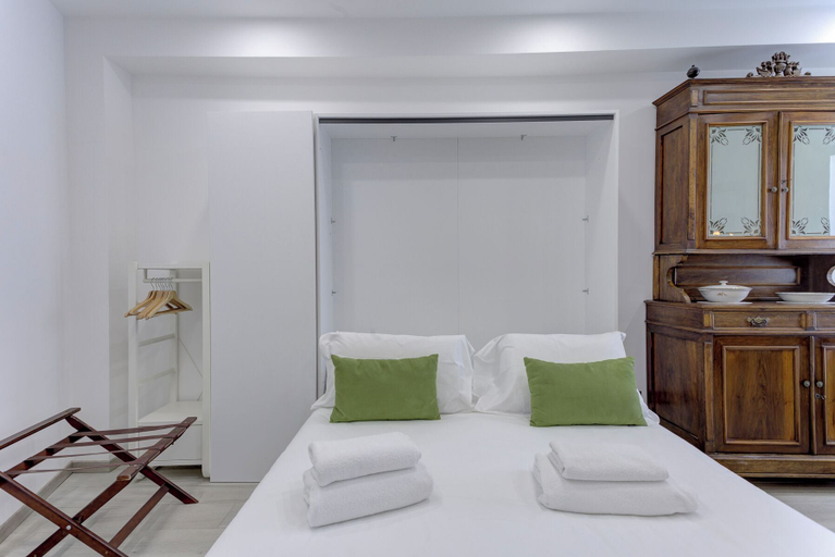 Room 4, Varenna Apartments by Wonderful Italy, Lecco