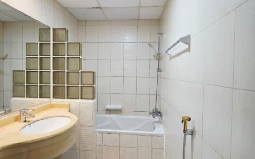 Bathroom, Noor Al Amal Real Estate, Sharjah City