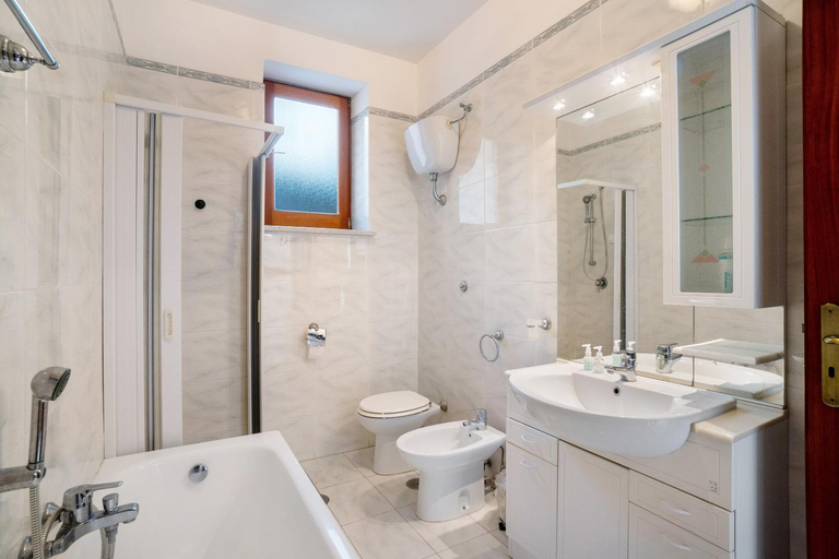 Bathroom 4, La Vista Sul Golfo, Napoli