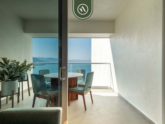 Outdoor dining, Amazing Apt With Ocean View - King Bed, Puerto Vallarta