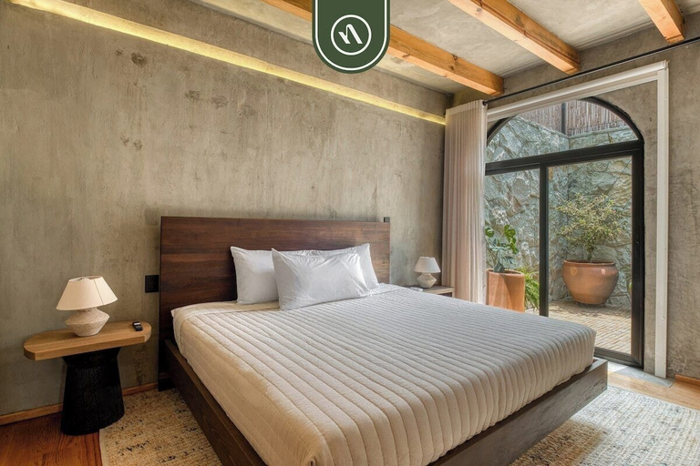 Room 5, Luxury 1 BR Condo in Downtown - AC - Peaceful, Del Centro