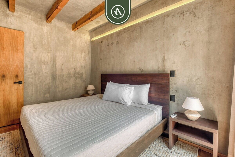 Room 4, Luxury 1 BR Condo in Downtown - AC - Peaceful, Del Centro