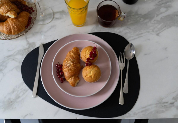 Food & Drinks, 2BR Luxury Stay | 5 Min to Boulevard, Riyadh