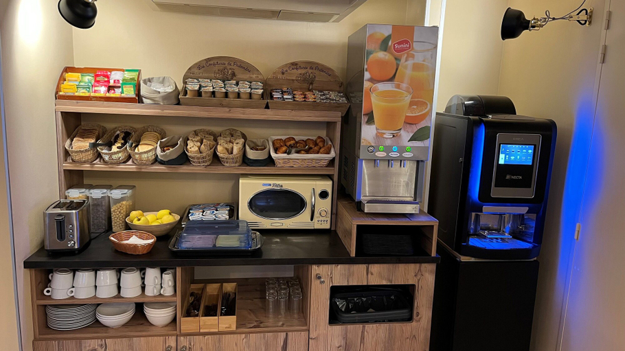 Breakfast buffet, Kyriad ECO - Anglet Côte Basque, Pyrénées-Atlantiques