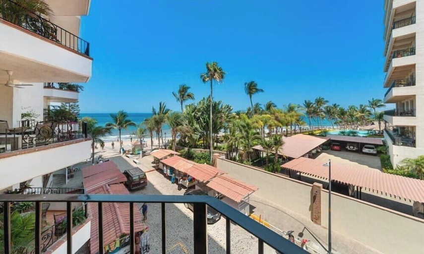 View from room, Ocean view 2Br Condo-Balcony-Beach-Pool - 305, Puerto Vallarta