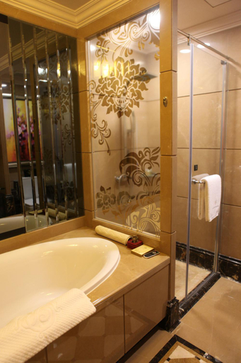 Bathroom 5, Chateau StarRiver Guangzhou Peninsula, Guangzhou