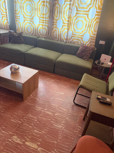 Living area, 1818 LLC
