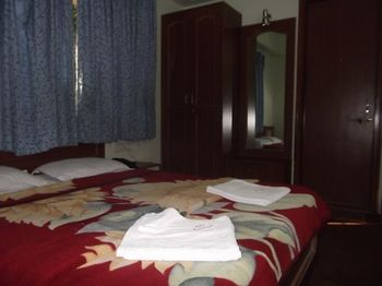 Guestroom 1, Hotel Ravikant, Pune