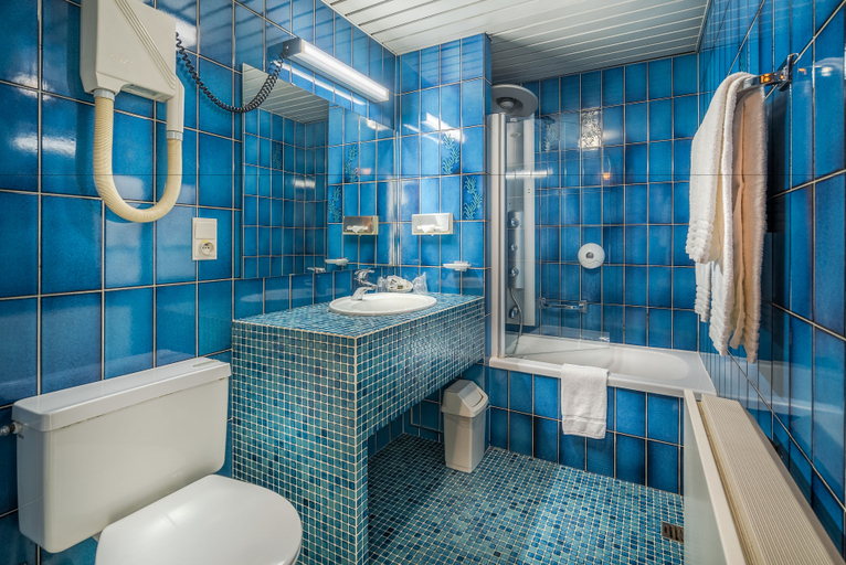 Bathroom, Hotel 322 Lambermont, Bruxelles