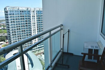 Balcony 5, Shir Hub at Azure Urban Residences, Parañaque