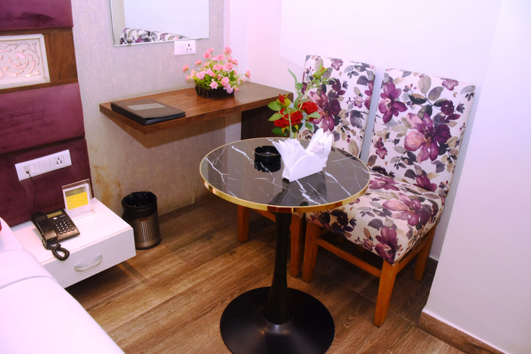 Others 5, Hotel Gurveer Royal, Lucknow