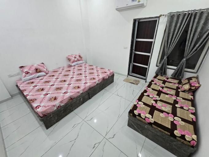 Room 5, Virat palace Khatu Rd, Sikar