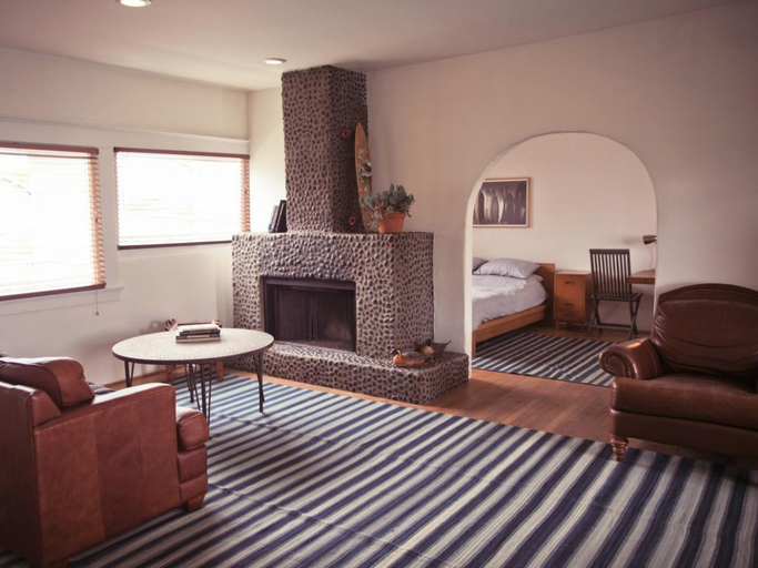 Others, The Rose Hotel, Los Angeles