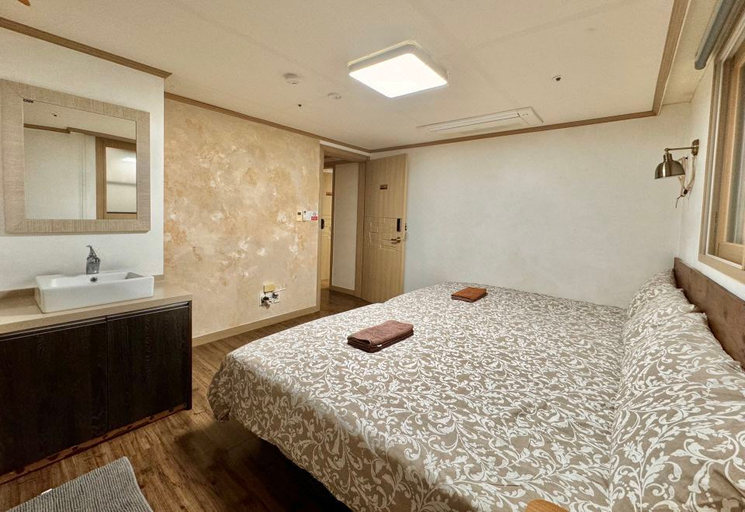 Bedroom 2, Roi Guesthouse, Mapo