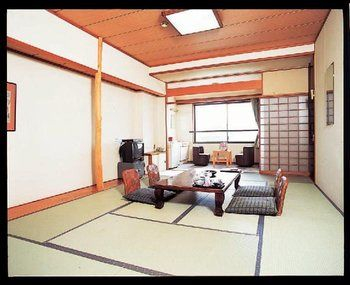 Others 2, Hotel Sengoku, Fuefuki