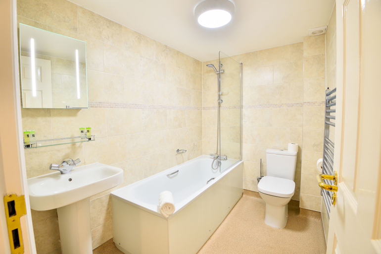 Bathroom 3, The George Hotel, Devon