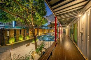 Balcony or terrace 4, SHIN Hostel Changphuak ChiangMai, Muang Chiang Mai