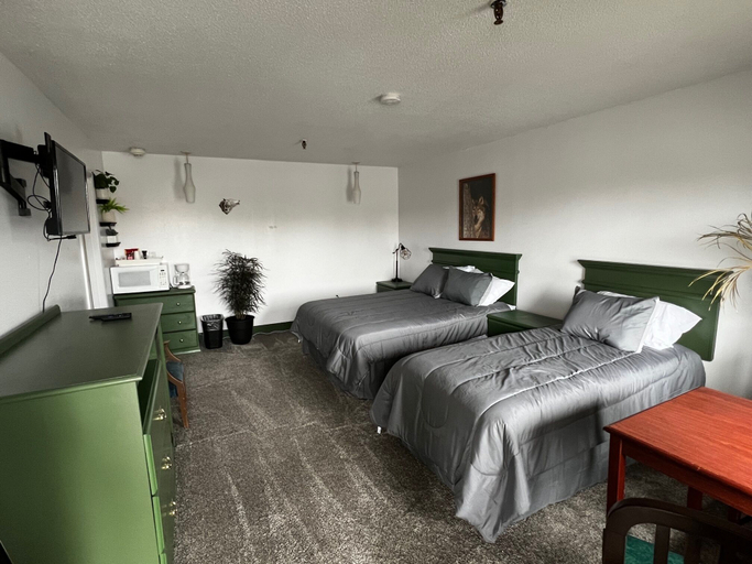 Bedroom 4, The Kenai Inn, Kenai Peninsula