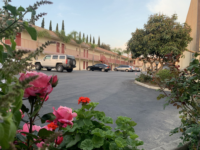 Exterior & Views 2, Villa Inn Anaheim, Orange