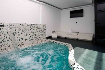 Others 3, Hotel Loob Madrid, Madrid