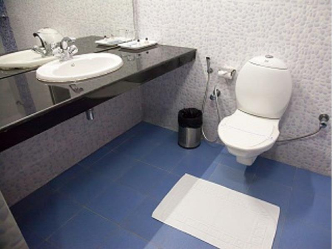 Bathroom 4, The Kannelite Hotel Sakchi JTDC, Purbi Singhbhum