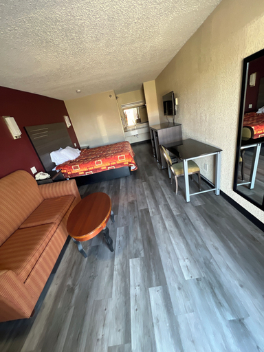 Others 4, CourtesyStay, Tarrant