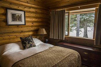 Others 4, Castle Mountain Chalets, Division No. 15
