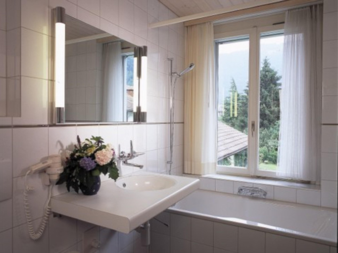 Bathroom 5, Hotel Beausite, Interlaken
