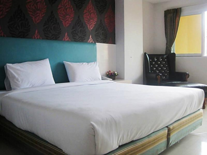 Bedroom 2, Orange Grand Hotel, Sadao