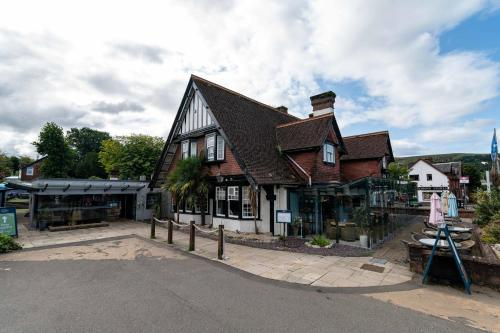 2, Tullie Inn, West Dunbartonshire